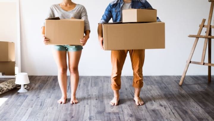 How to Pack Moving Boxes Efficiently - Life Storage Blog