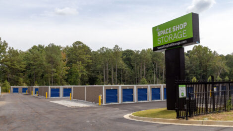 Space Shop Self Storage - Douglasville Plaza