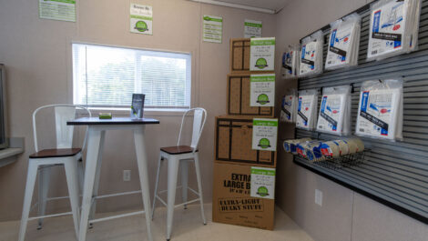 Space Shop Self Storage - Douglasville Plaza