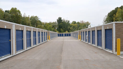 Space Shop Self Storage - Douglasville Plaza